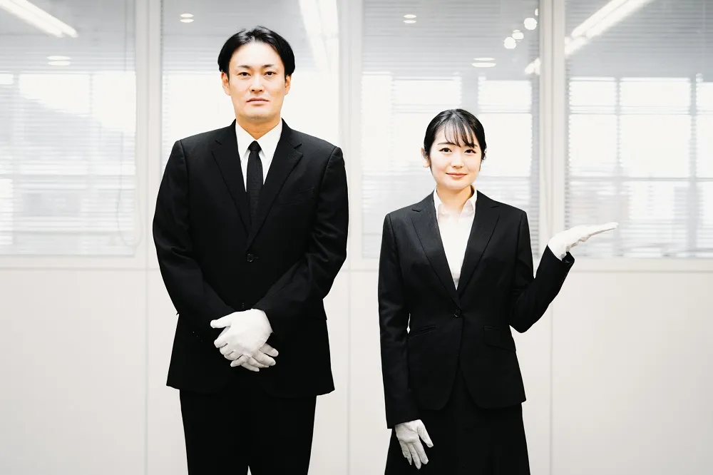 掛け軸の買取は骨董品買取業者に相談してみよう