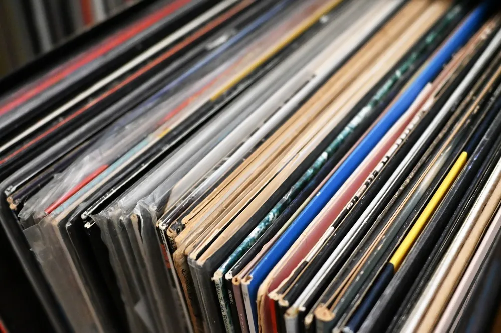 古いレコードの処分は売却がおすすめの理由
