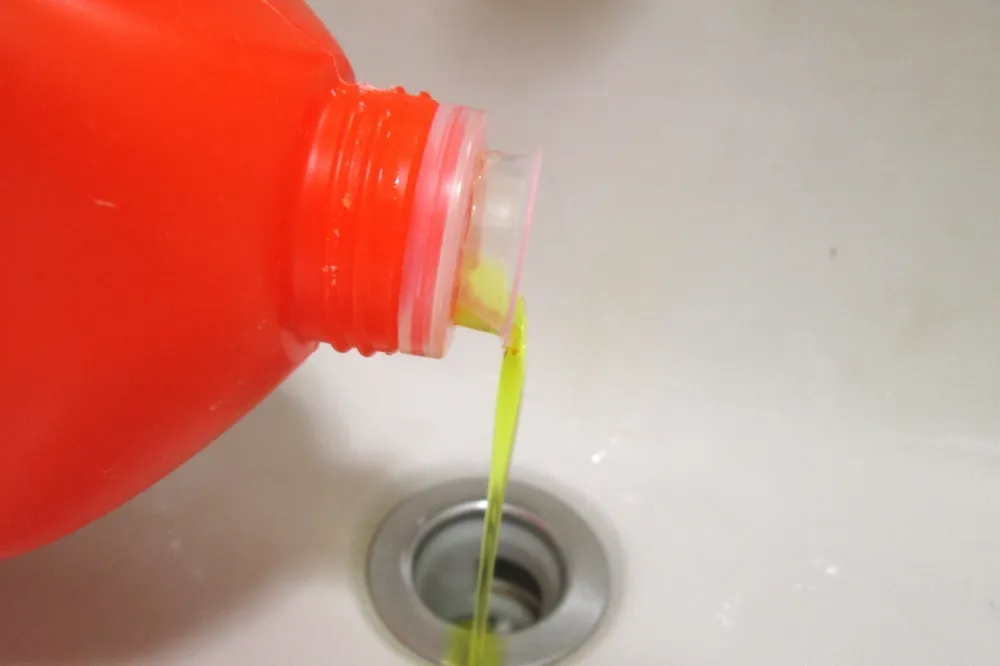 排水溝のつまりを自分で直す方法